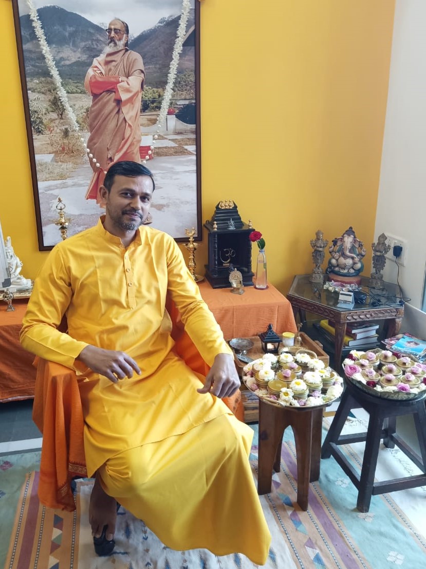 Br. Samaatma Chaitanya completes the Vedanta courses and Vedantic texts at Chinmaya Varashree