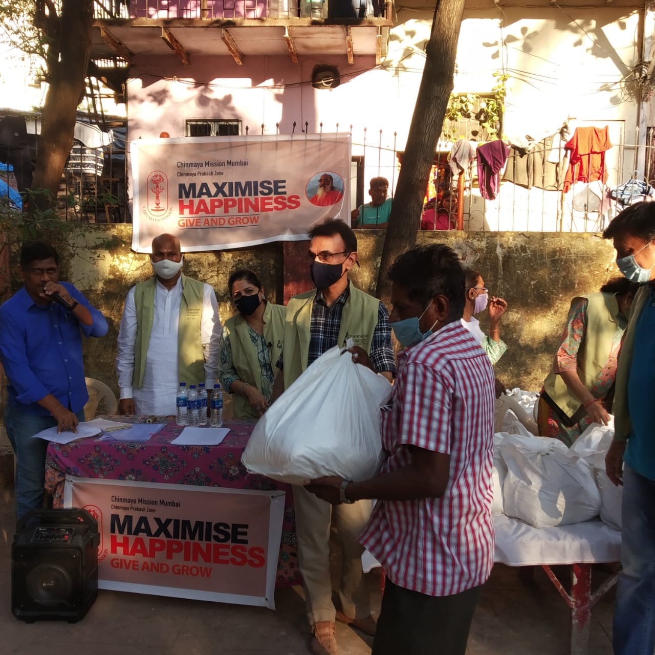 Annadaan Seva in Chinmaya Prakash Zone