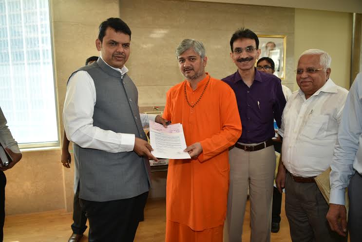 Various delegates of Chinmaya Mission meet Chief Minister of Maharashtra