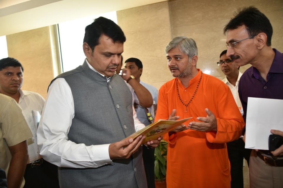 Various delegates of Chinmaya Mission meet Chief Minister of Maharashtra
